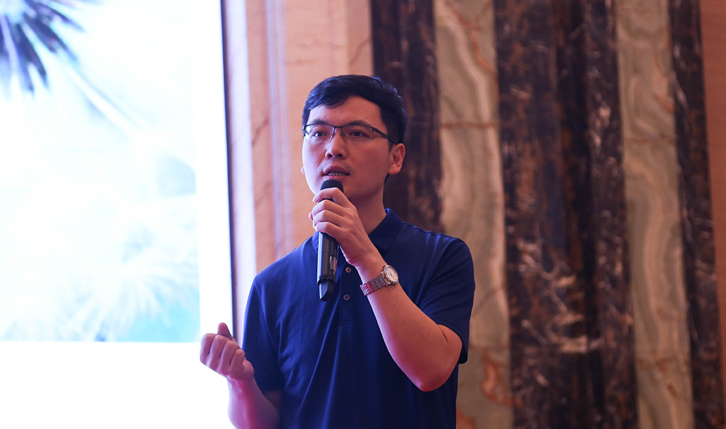 张跃先生作大会发言